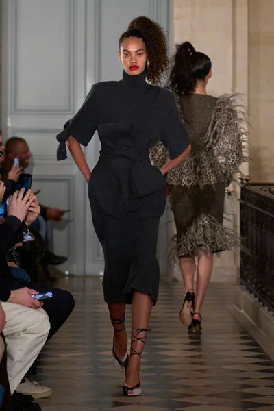 Look 19